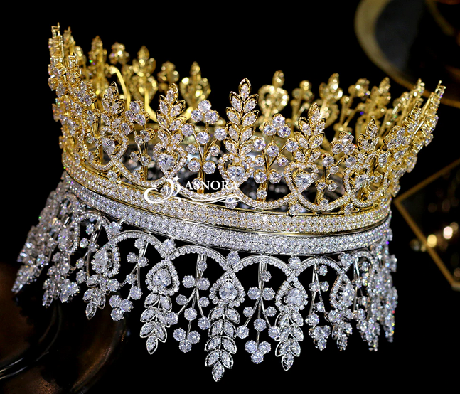 The Dignified CZ Tiara