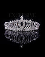 Load image into Gallery viewer, Beautiful Rhinestone Crown Tiara - Rhinestone Exclusive Crowns
